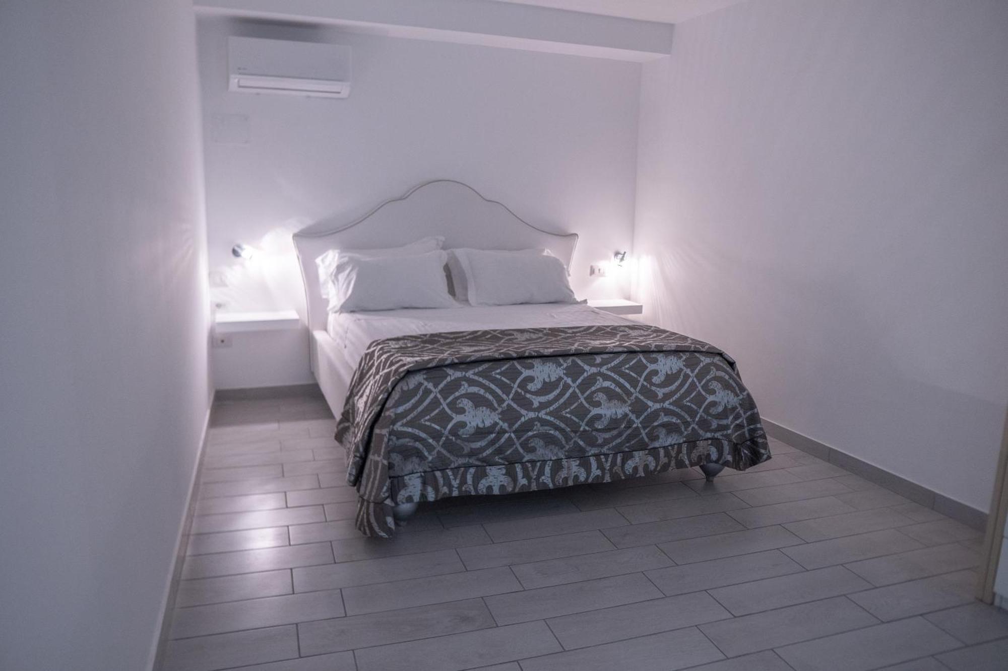 Suite D'Elite Chiaia Naples Exterior photo