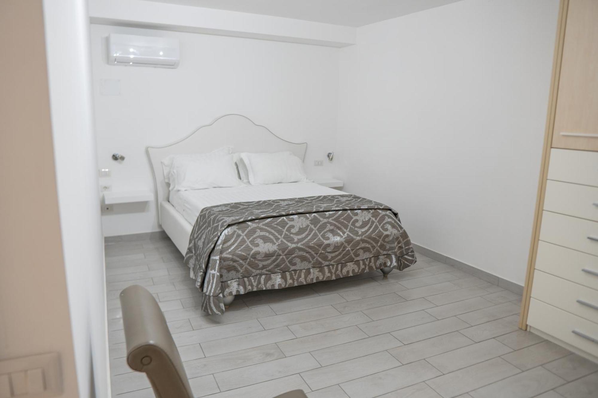 Suite D'Elite Chiaia Naples Exterior photo